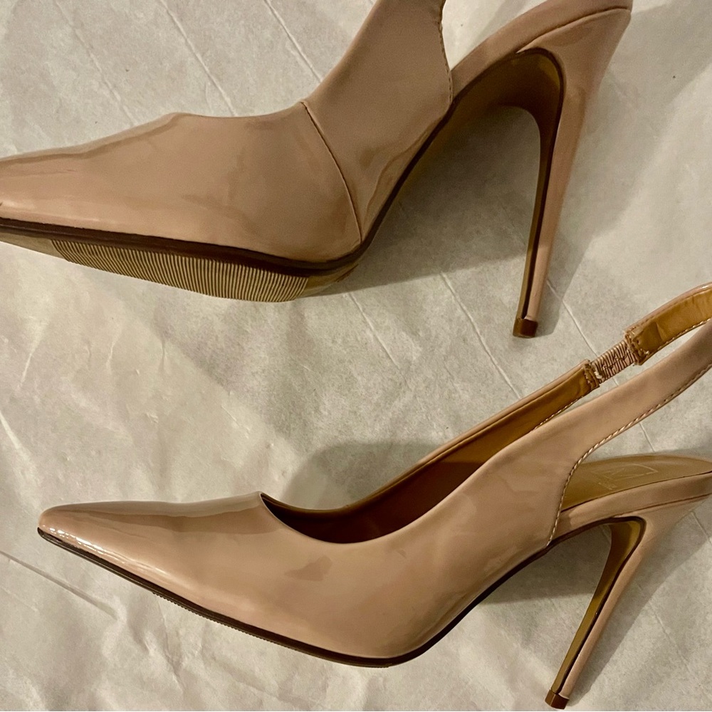 Material Girl Light Pink Sandals/ Dress Shoes- Size 9